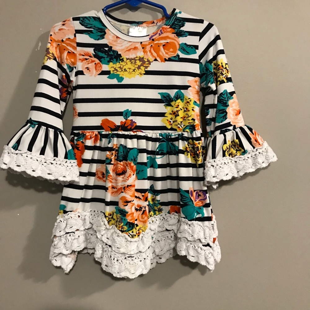 Darling lace trim shirt (girls)